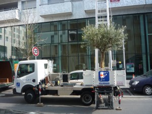 camion-avec-monte-meuble